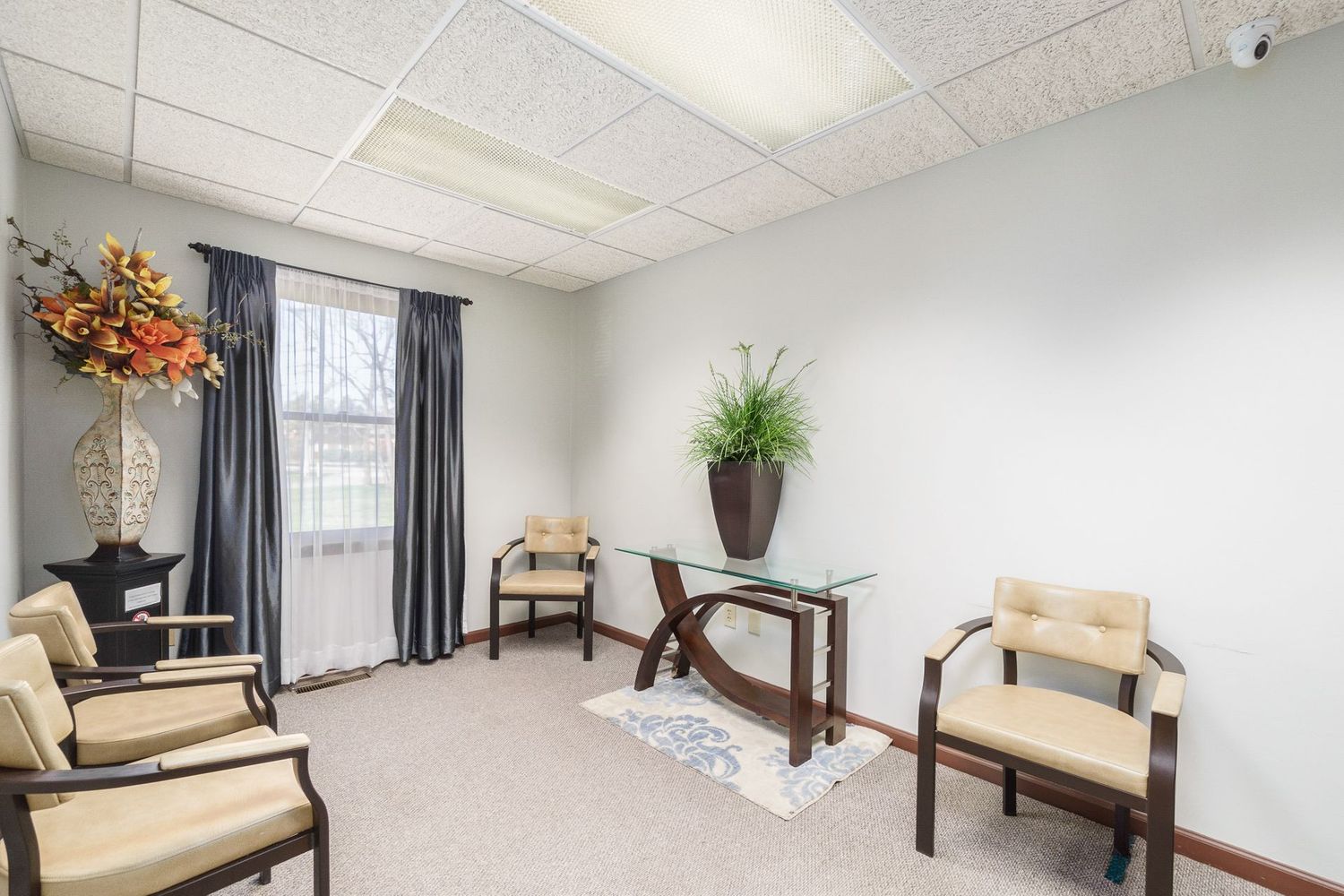 Suite 211